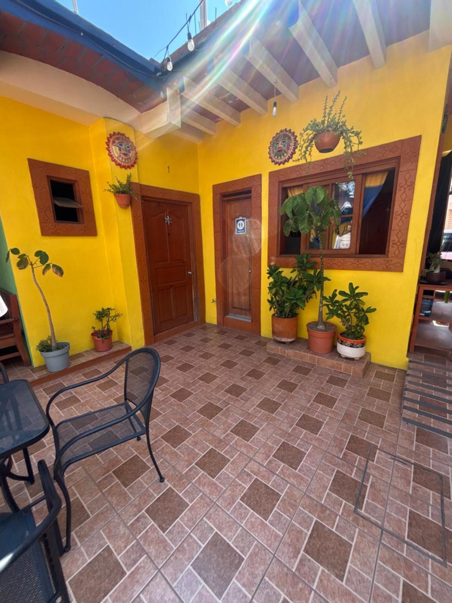 Hotel Posada "Mi Rosita" Oaxaca Bagian luar foto