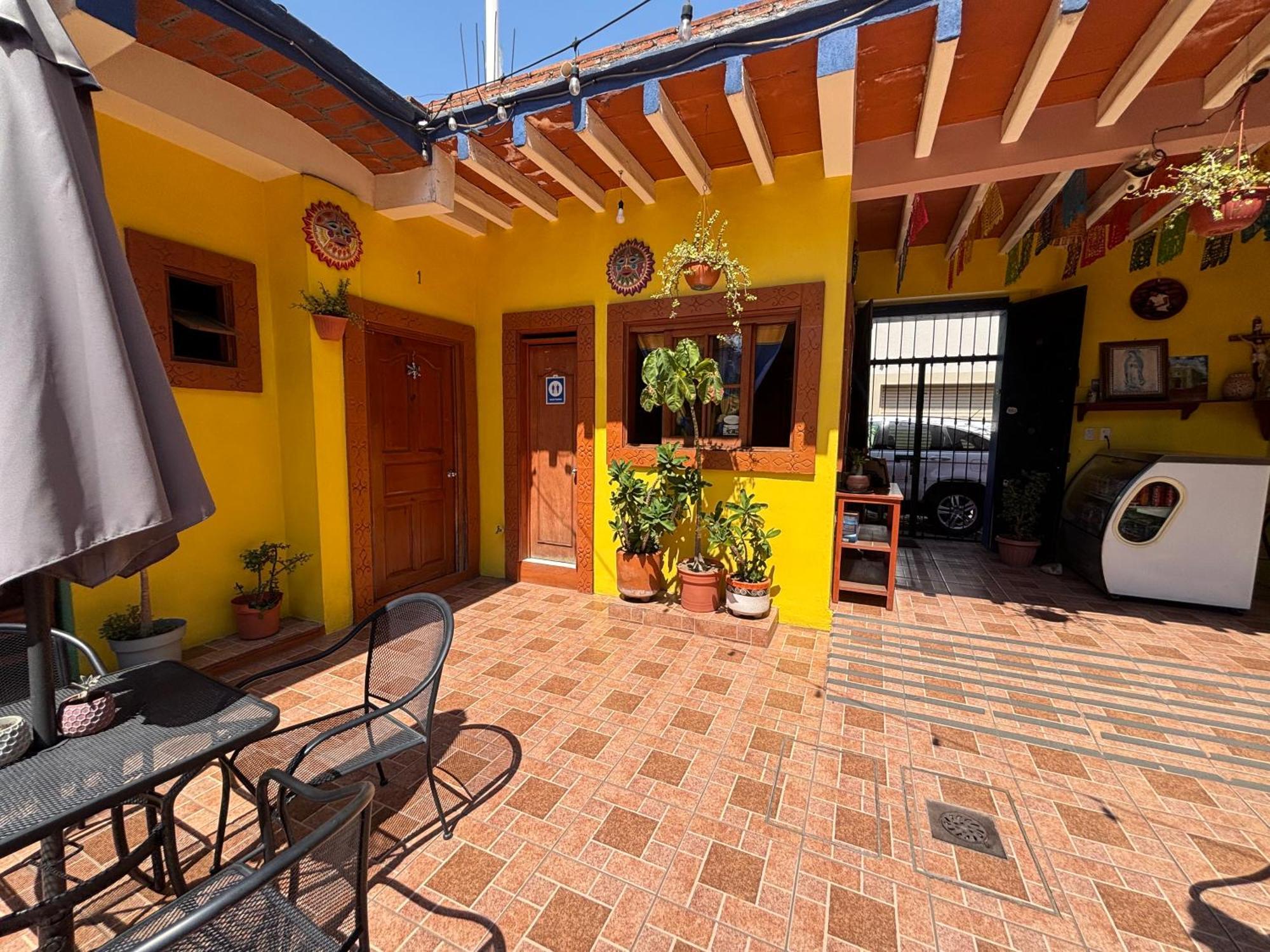 Hotel Posada "Mi Rosita" Oaxaca Bagian luar foto